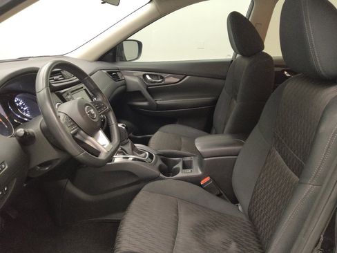 Used 2018 Nissan Rogue SV w/ Premium Package image 17