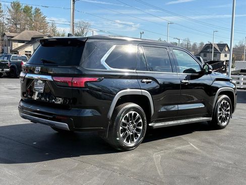 Used 2023 Toyota Sequoia Limited image 3