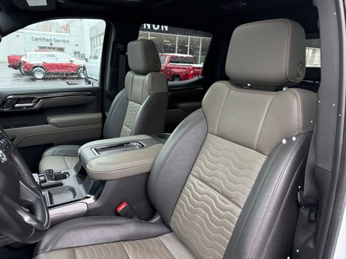 Used 2022 Chevrolet Silverado 1500 ZR2 w/ Technology Package image 14