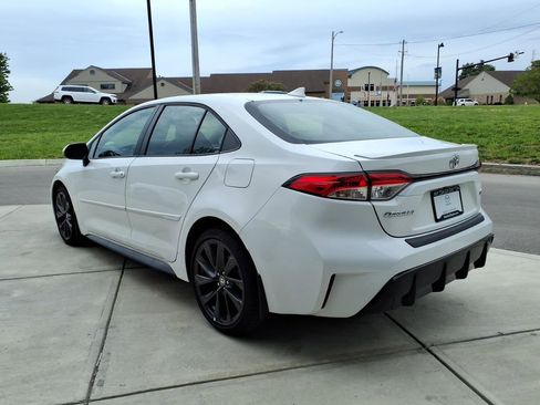 Used 2023 Toyota Corolla SE FWD image 5