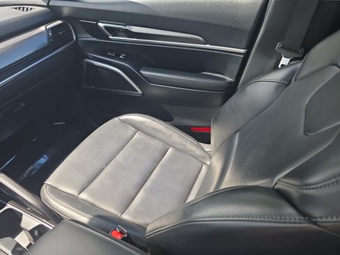 Certified 2024 Kia Telluride LX FWD image 15