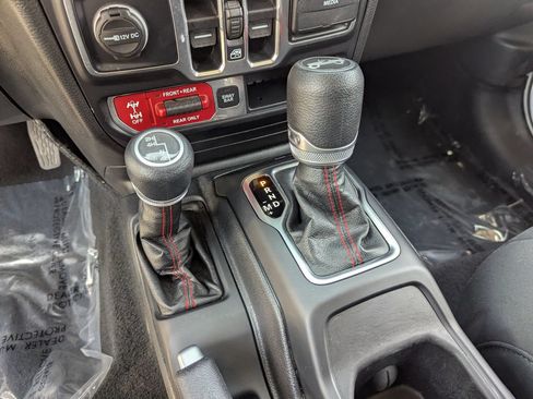 Used 2020 Jeep Wrangler Unlimited Rubicon AWD/4WD image 26