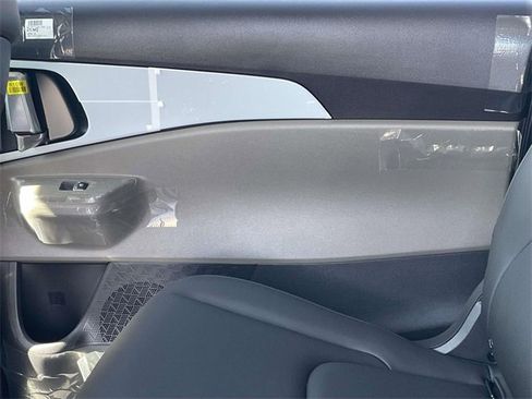 New 2026 Kia Carnival LXS image 23