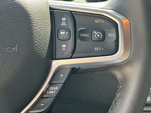 Certified 2025 RAM 2500 Big Horn AWD/4WD image 32