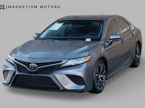 Used 2019 Toyota Camry SE image 6
