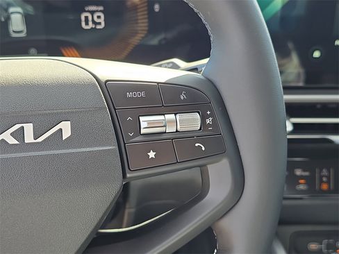 New 2026 Kia Sportage EX image 31