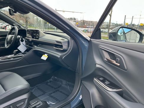 New 2026 Toyota Crown Signia image 15