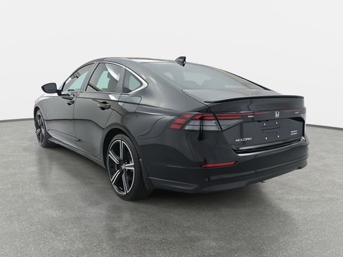 Used 2025 Honda Accord Sport image 5