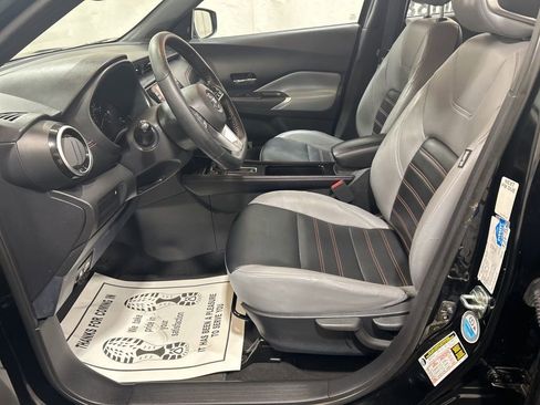 Used 2021 Nissan Kicks SR image 23