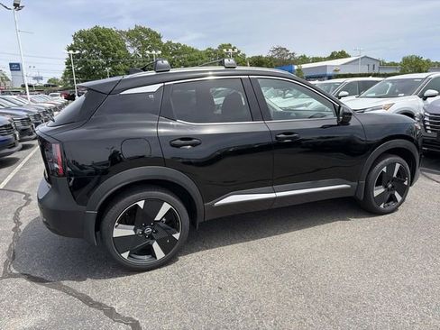 New 2026 Nissan Kicks SR w/ SR Premium Package AWD/4WD image 4