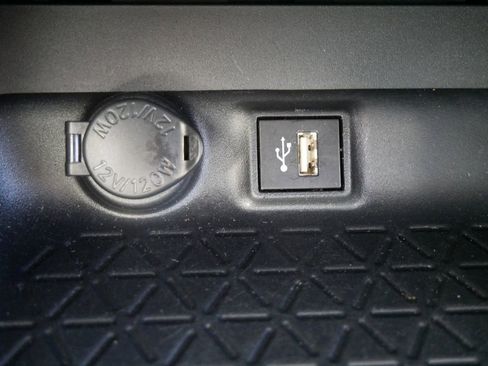 Certified 2025 Toyota RAV4 XLE image 4