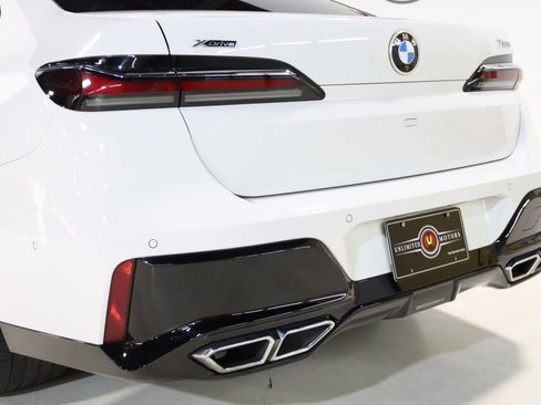 Used 2023 BMW 760i xDrive image 80