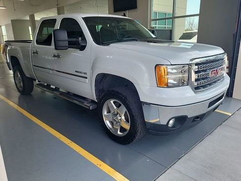 Used 2014 GMC Sierra 2500 SLE w/ HD SLE Premium Package AWD/4WD image 4