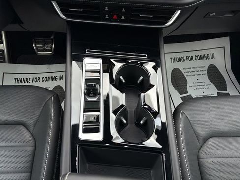 Used 2025 Volkswagen Atlas Cross Sport SEL R-Line image 17