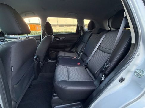 Used 2020 Nissan Rogue SV AWD/4WD image 12