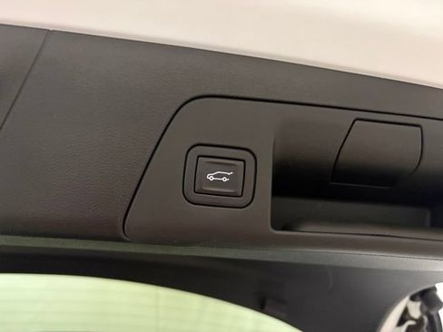 Used 2022 Buick Envision Preferred FWD image 11