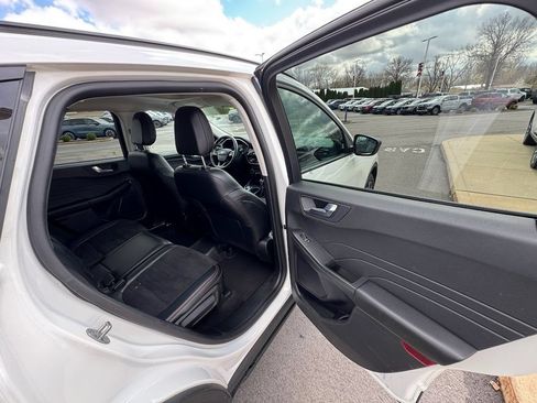 Certified 2022 Ford Escape SEL w/ SEL Stealth AWD Package image 23
