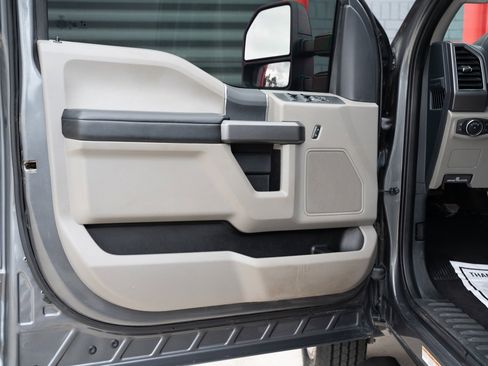 Used 2022 Ford F450 XLT w/ XLT Value Package image 11