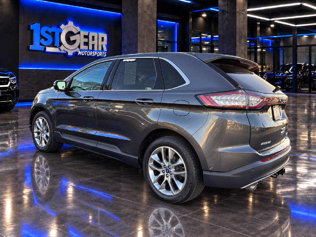 Used 2018 Ford Edge Titanium w/ Equipment Group 302A AWD/4WD image 8