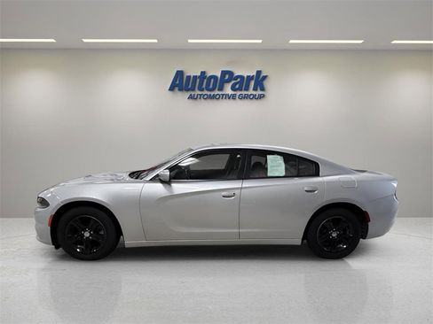 Used 2022 Dodge Charger SXT image 5