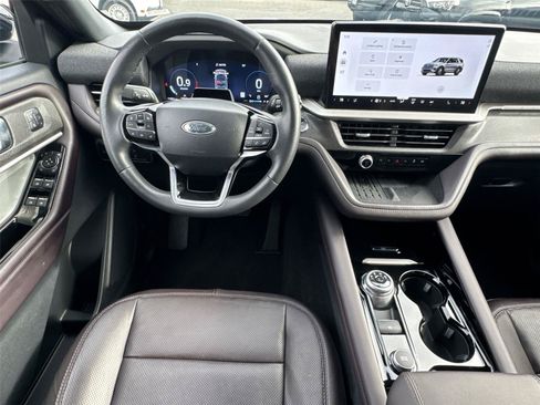 Used 2025 Ford Explorer Platinum w/ LUX Leather Package AWD/4WD image 22