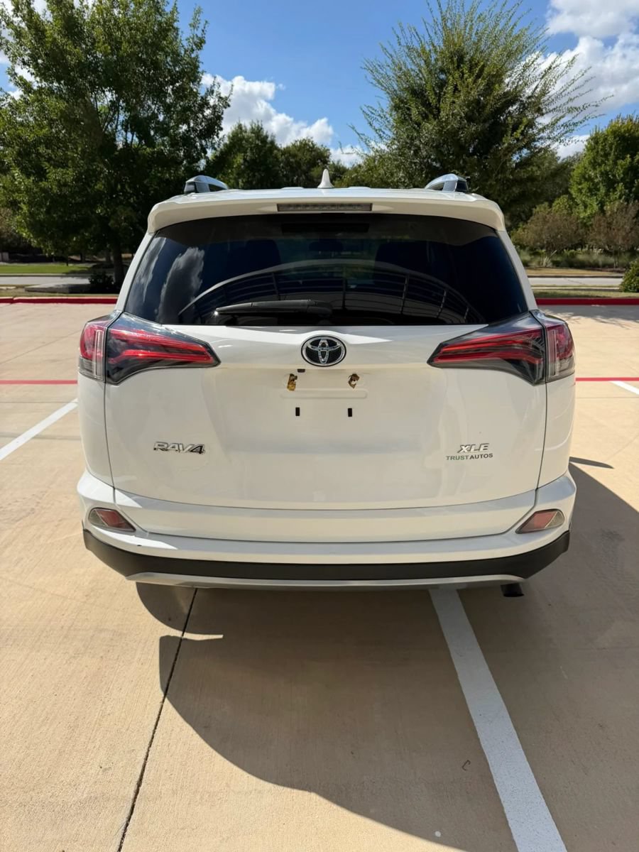 Used 2017 Toyota RAV4 XLE FWD image 4