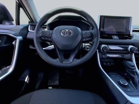Used 2025 Toyota RAV4 XLE AWD/4WD image 6