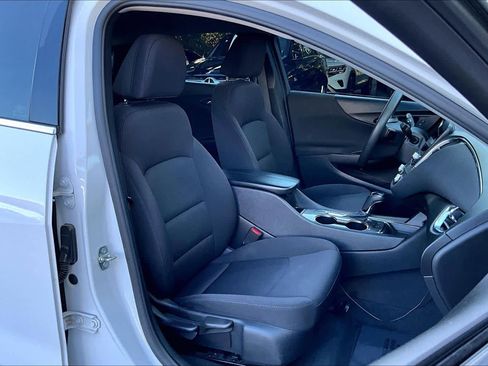 Used 2020 Chevrolet Malibu LT image 7