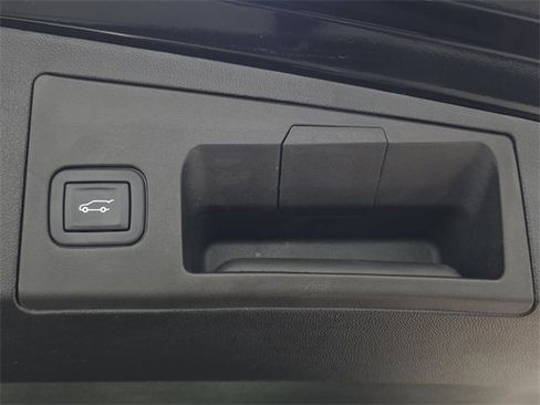 Used 2023 Cadillac XT5 Premium Luxury w/ Technology Package image 35