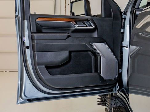 Used 2024 GMC Sierra 3500 Denali w/ Denali Reserve Package AWD/4WD image 36