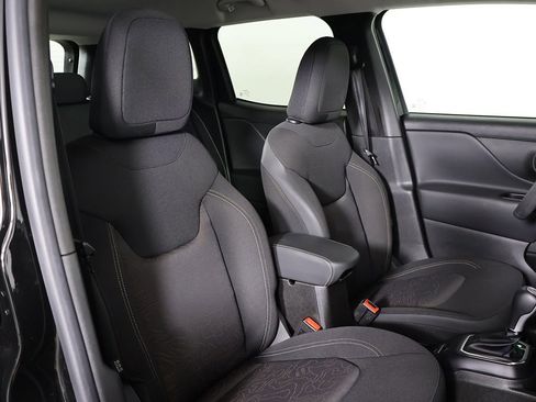 Used 2023 Jeep Renegade Latitude image 26