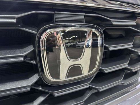 Used 2025 Honda Pilot EX-L image 16