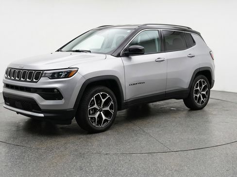 Used 2025 Jeep Compass Limited image 3