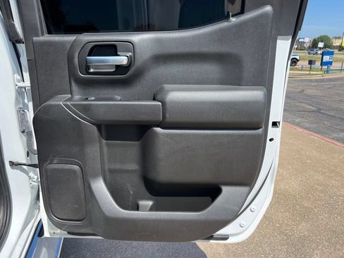 Used 2020 Chevrolet Silverado 1500 LT w/ Texas Edition AWD/4WD image 18
