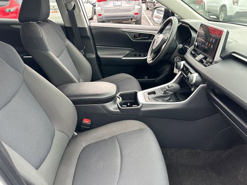 Used 2025 Toyota RAV4 LE image 33