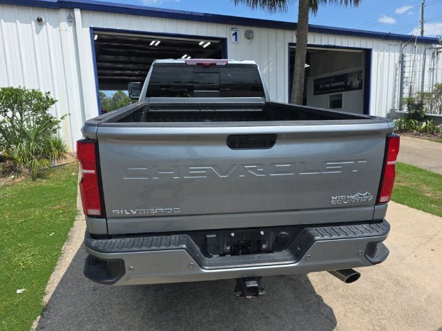 Used 2025 Chevrolet Silverado 2500 High Country w/ High Country Premium Package AWD/4WD image 9
