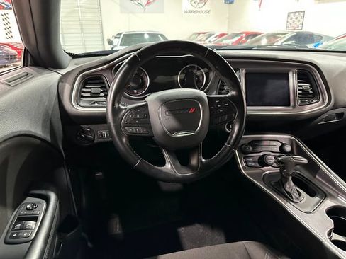 Used 2020 Dodge Challenger SXT RWD image 7