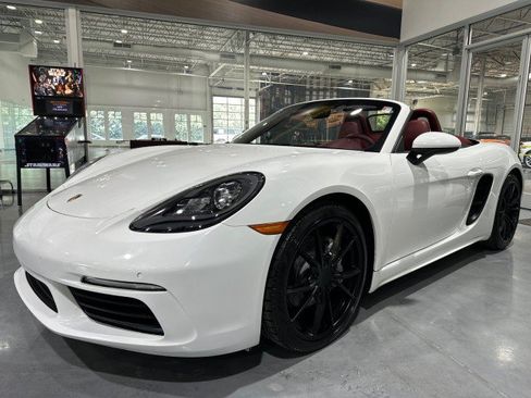 Used 2017 Porsche 718 Boxster RWD image 10