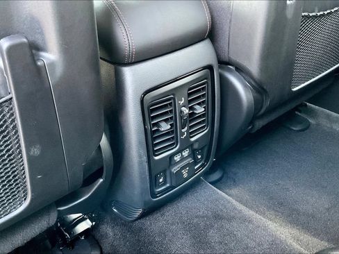 Used 2022 Dodge Durango R/T RWD image 10