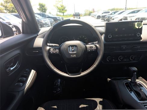 Used 2025 Honda HR-V Sport image 17