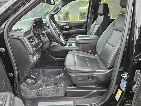 Used 2023 GMC Yukon XL SLT image 13