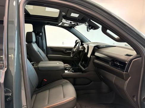 Used 2026 GMC Yukon AT4 w/ LPO, Floor Liner Package AWD/4WD image 41