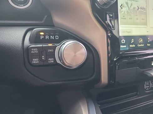 Used 2022 RAM 1500 Laramie AWD/4WD image 19