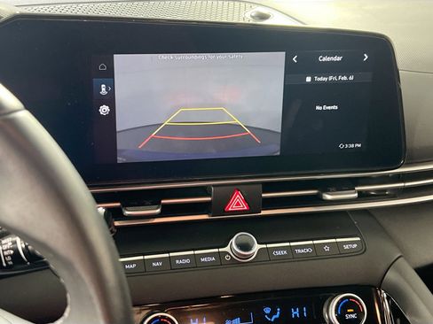 Used 2023 Hyundai Elantra SEL w/ Convenience Package image 14