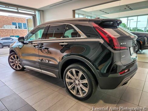 Used 2021 Cadillac XT4 Premium Luxury w/ Cold Weather Package AWD/4WD image 6