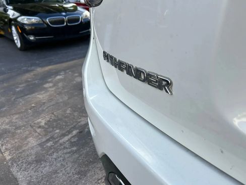 Used 2013 Nissan Pathfinder SV FWD image 20