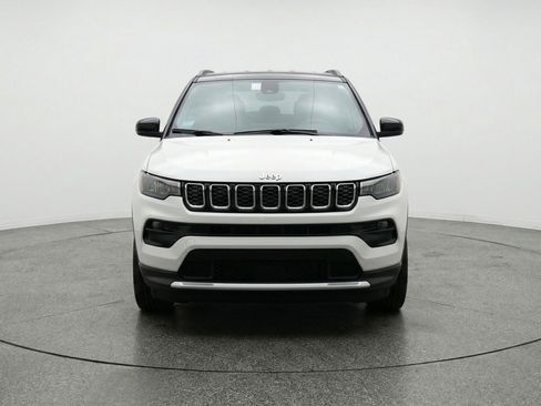 Used 2025 Jeep Compass Limited image 2