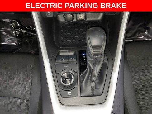 Used 2025 Toyota RAV4 XLE image 21