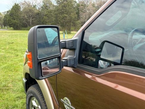 Used 2011 Ford F350 Lariat w/ Lariat Interior Pkg image 12