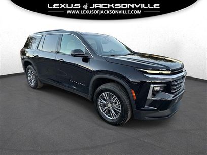 Used 2025 Chevrolet Traverse LT